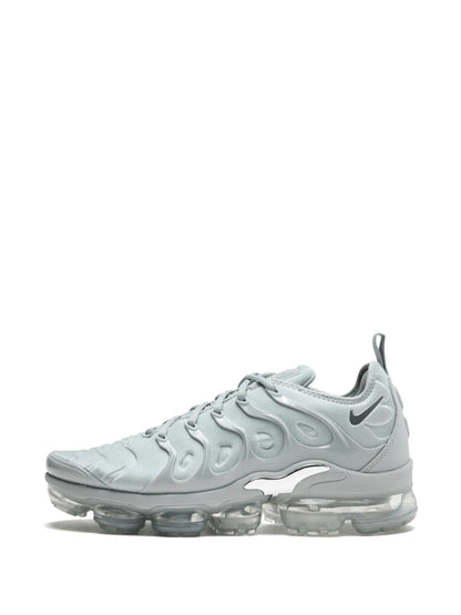 Nike air vapormax plus sneakers