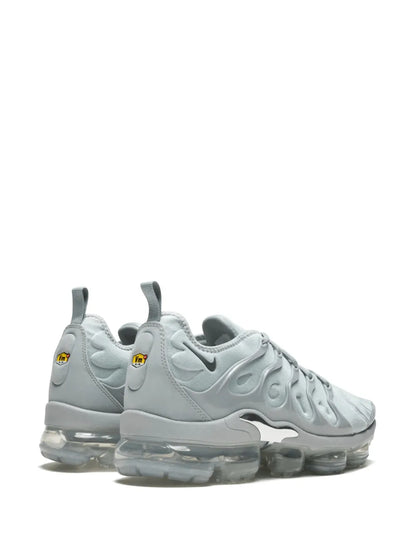 Nike air vapormax plus sneakers