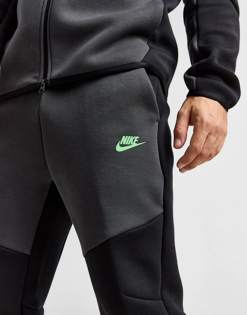 Nike Tech Fleece Joggers